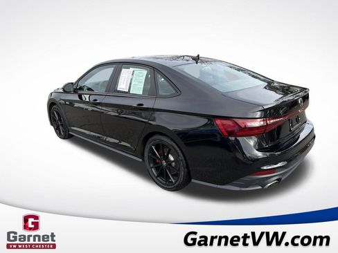 Used 2025 Volkswagen Jetta GLI Autobahn image 3