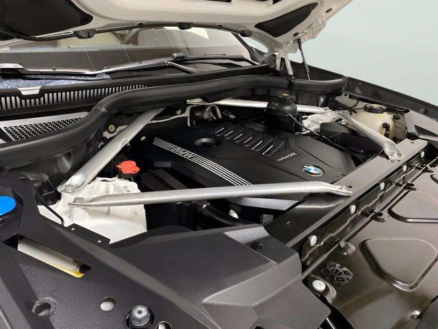 Used 2020 BMW X5 sDrive40i w/ M Sport Package RWD image 91