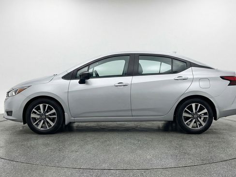 Used 2025 Nissan Versa SV image 5