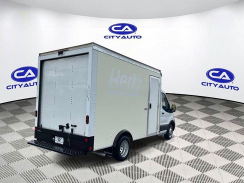 Used 2022 Ford Transit 350 DRW RWD image 5