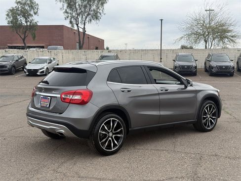 Used 2017 Mercedes-Benz GLA 250 4MATIC w/ Premium Package image 6