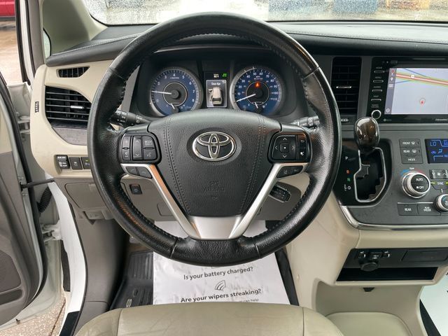 Used 2019 Toyota Sienna XLE FWD image 24