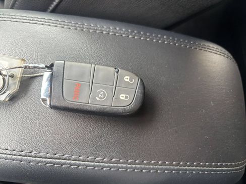 Used 2025 Jeep Compass Limited AWD/4WD image 25