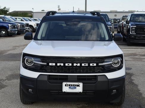 New 2025 Ford Bronco Sport Outer Banks image 2