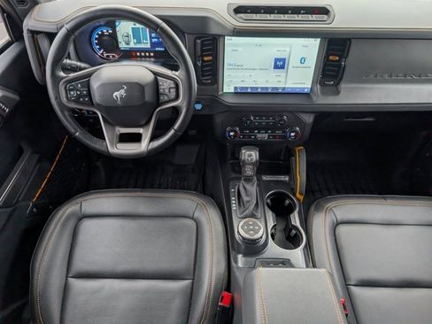 Used 2024 Ford Bronco Badlands image 6