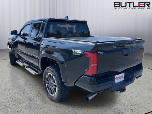 Used 2024 Toyota Tacoma TRD Sport image 3