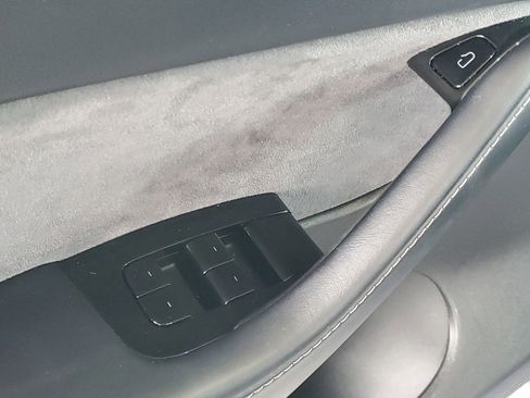 Used 2021 Tesla Model Y Long Range image 14