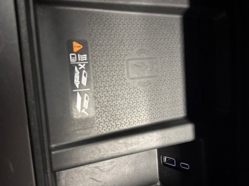 Used 2025 GMC Acadia Elevation image 21