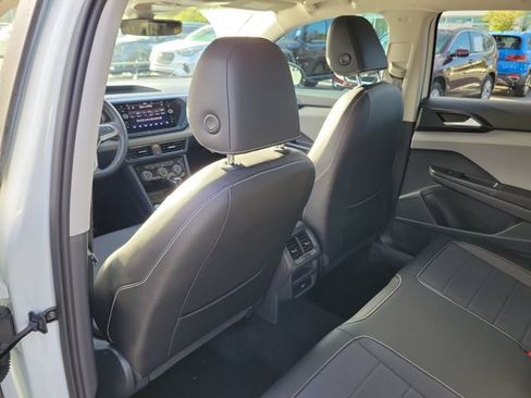Certified 2023 Volkswagen Taos SE w/ Black Wheel Package FWD image 9