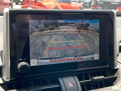 Used 2024 Toyota RAV4 XLE FWD image 23