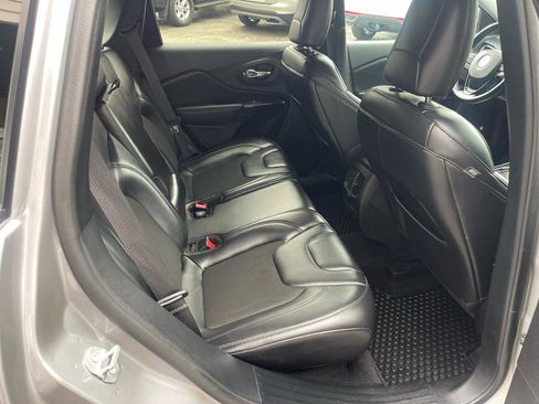 Used 2020 Jeep Cherokee Latitude Plus AWD/4WD image 22