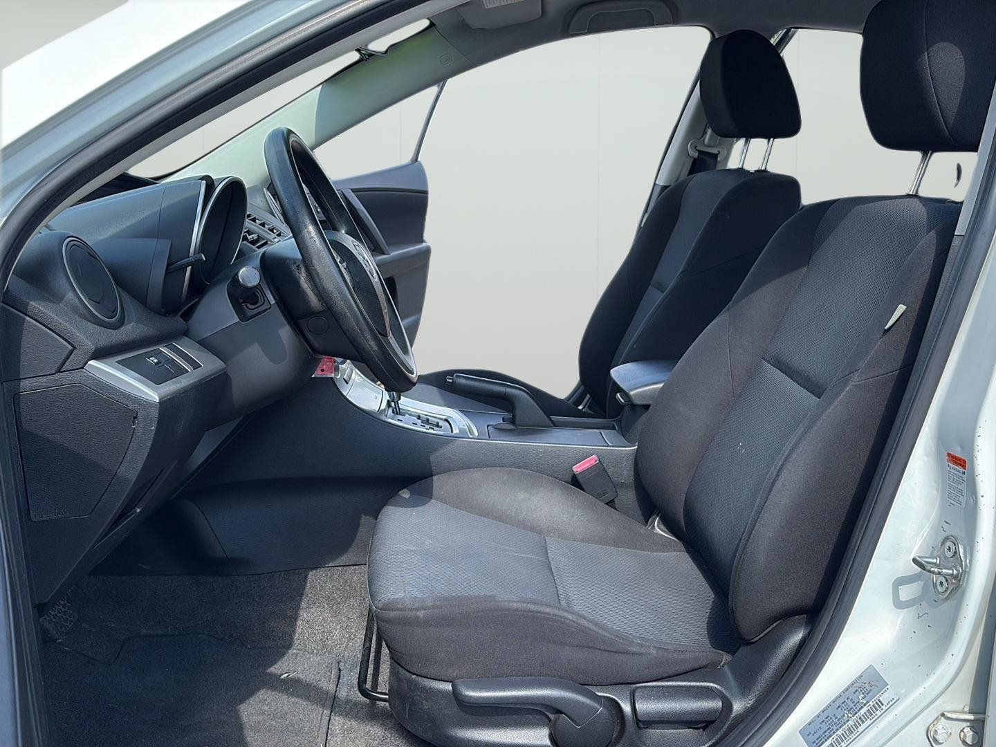 Used 2011 MAZDA MAZDA3 i Touring FWD image 19