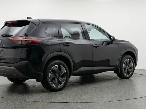 Used 2025 Nissan Rogue SV FWD image 9