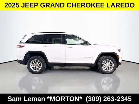 New 2025 Jeep Grand Cherokee Laredo image 8