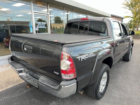 Used 2012 Toyota Tacoma 4x4 Double Cab w/ TRD Off-Road Pkg image 3