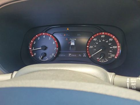 Used 2024 Nissan Frontier PRO-4X w/ Technology Package image 17