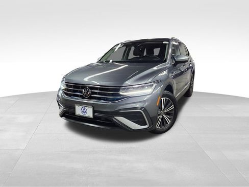 Certified 2024 Volkswagen Tiguan Wolfsburg Edition w/ Panoramic Sunroof Package AWD/4WD image 3