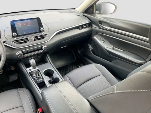Used 2022 Nissan Altima 2.5 SV FWD image 21