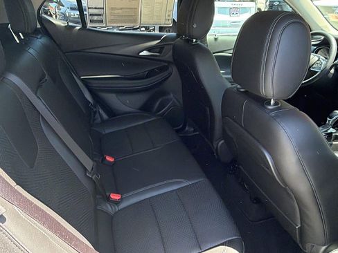 Used 2022 Buick Encore GX Essence FWD image 17