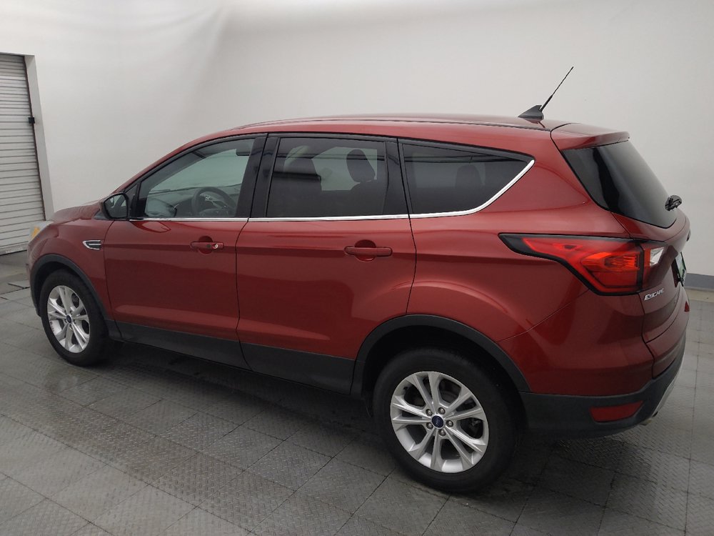 Used 2019 Ford Escape SE FWD image 3