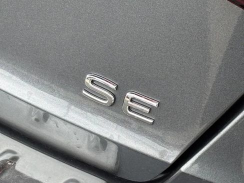 Used 2025 Volkswagen Jetta SE FWD image 5