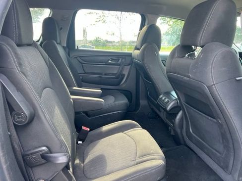 Used 2016 Chevrolet Traverse LT w/ Style and Technology Package FWD image 12