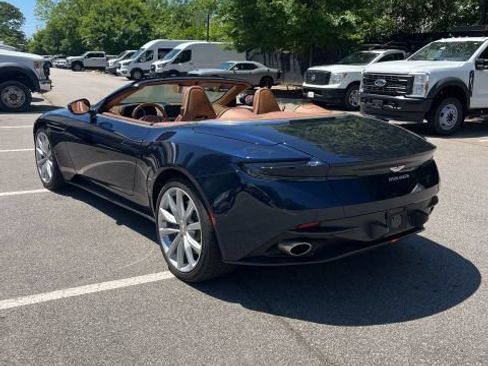 Used 2019 Aston Martin DB11 Volante RWD image 4