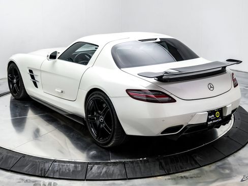 Used 2011 Mercedes-Benz SLS AMG Coupe image 15