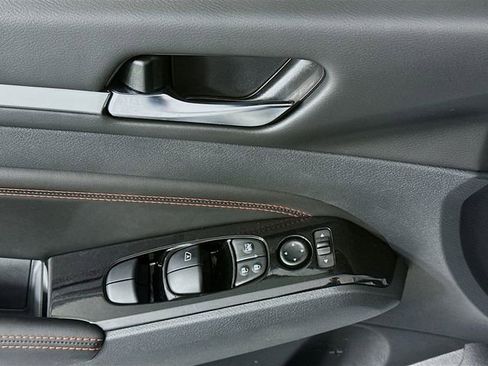 Certified 2023 Nissan Altima 2.5 SR FWD image 18