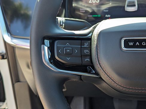 Used 2024 Jeep Wagoneer Launch Edition image 19