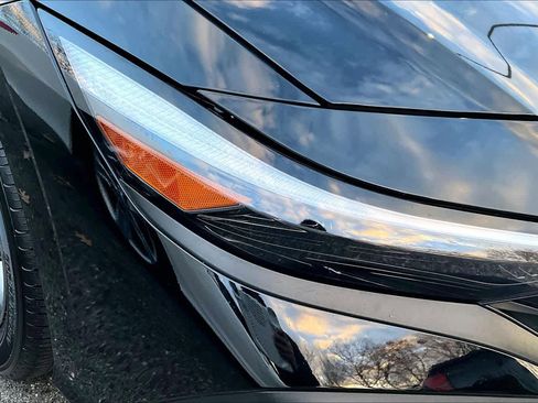 Used 2024 Hyundai Elantra SEL image 23