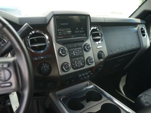 Used 2015 Ford F250 Lariat w/ Lariat Ultimate Package AWD/4WD image 27