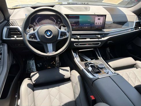 Used 2026 BMW X5 xDrive50e w/ M Sport Package AWD/4WD image 11