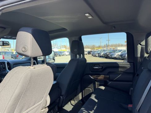 Used 2021 GMC Sierra 2500 SLE w/ SLE Value Package; image 9