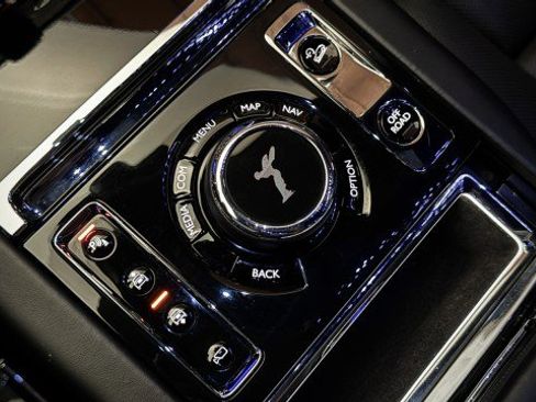 Used 2020 Rolls-Royce Cullinan AWD/4WD image 17