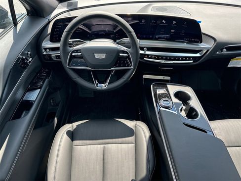 New 2025 Cadillac Lyriq Luxury image 22