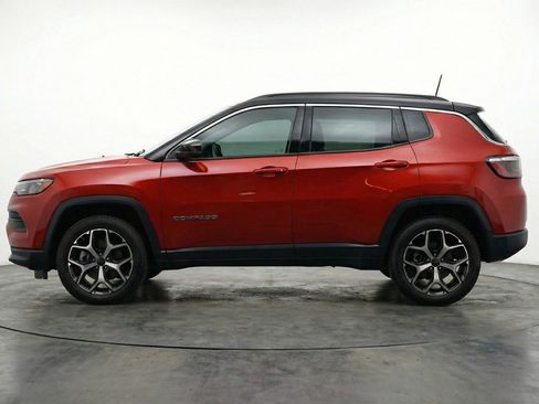 Used 2025 Jeep Compass Limited image 5