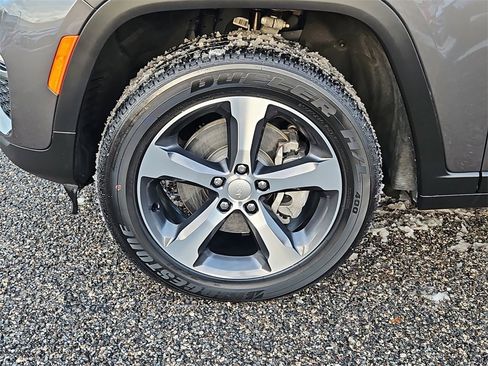 Used 2023 Jeep Grand Cherokee 4WD 4xe image 7