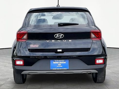 Certified 2026 Hyundai Venue SE FWD image 5