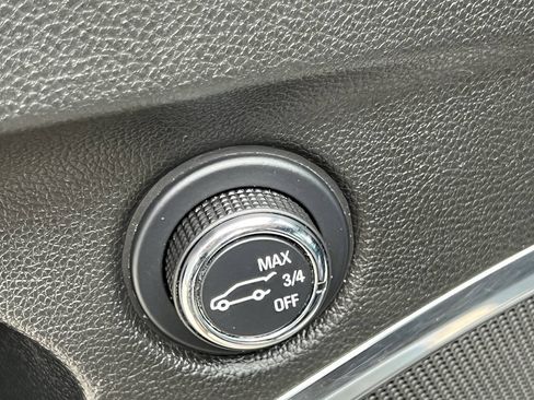 Used 2024 Buick Enclave Essence w/ Sport Touring Edition AWD/4WD image 32