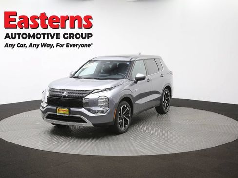 Used 2023 Mitsubishi Outlander SE AWD/4WD image 55