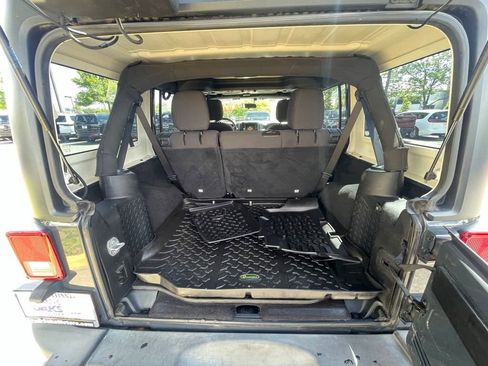 Used 2017 Jeep Wrangler Unlimited Sport w/ LED Lighting Group AWD/4WD image 17