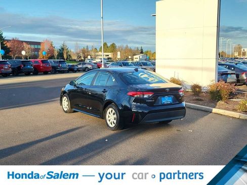 Used 2023 Toyota Corolla LE image 4
