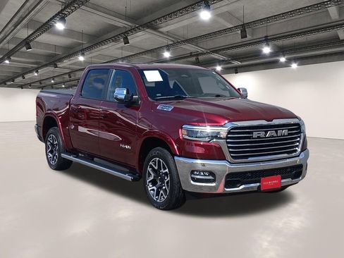 Used 2025 RAM 1500 Laramie AWD/4WD image 2