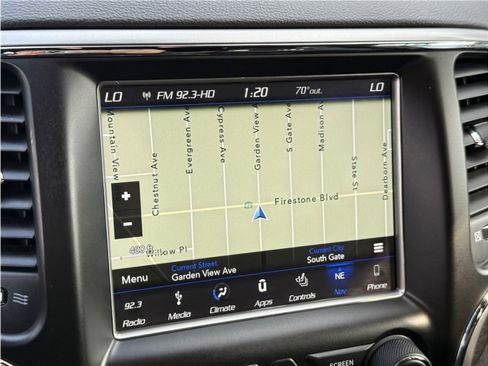 Used 2018 Jeep Grand Cherokee Altitude image 48