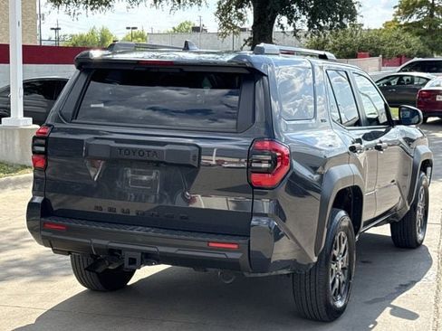 Used 2025 Toyota 4Runner SR5 AWD/4WD image 4