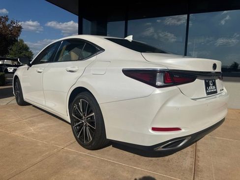 Certified 2025 Lexus ES 350 w/ Premium Package FWD image 4