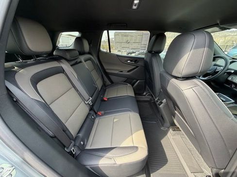 New 2026 Chevrolet Equinox LT w/ Convenience Package II AWD/4WD image 36
