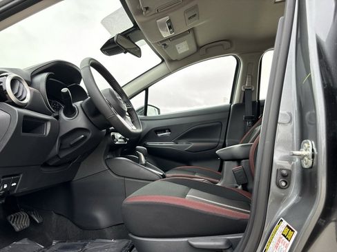 New 2025 Nissan Versa SR image 17
