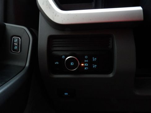 Used 2025 Ford F250 XLT w/ FX4 Off-Road Package AWD/4WD image 19